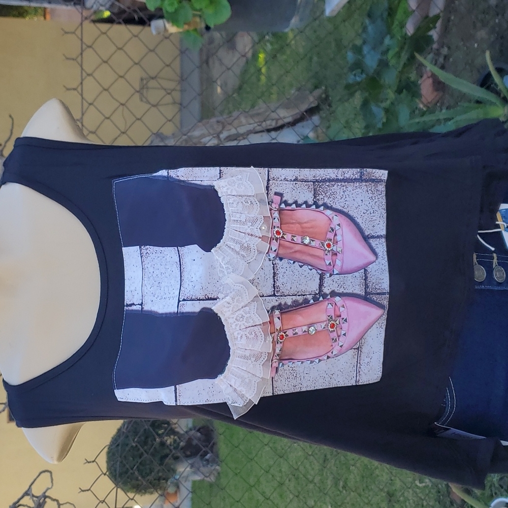 Black and pink tank tops